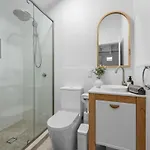 Apartment The Courtyard Store 2bed-2bath - New Farm