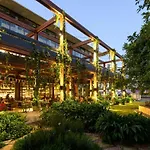Riverfront Excellence 2bed-2bath-2car - West End Apartment *