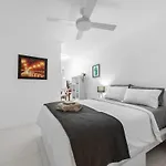 Riverfront Excellence 2bed-2bath-2car - West End Brisbane