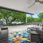 Riverfront Excellence 2bed-2bath-2car - West End * Brisbane
