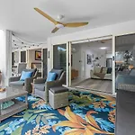 Riverfront Excellence 2bed-2bath-2car - West End