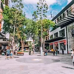 Escape To Elegance Stylish 2Br Apt In Skytower