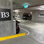 Apartment Luxury And Convenient Unit In South Brisbane