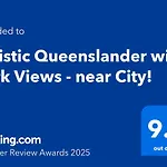 Artistic Queenslander With Park Views - 5 Bedroom - Sleep 10