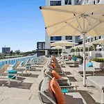Trendy 1 Bedroom With City Views Pool And Gym M14