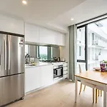 Trendy 1 Bedroom With City Views Pool And Gym M14