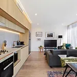 Lux Style Spacious 1 Bed Apt, Pool , Parking