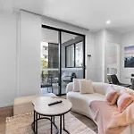 The Eton - Brand New Nundah Modern 1 Bedroom Apt With Parking, Netflix