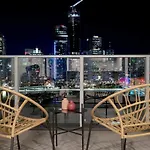 High Lvl Private And Quiet River View 2Bd Apt