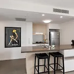 2B Golf Parkside Panoramic Cityview Topfloor