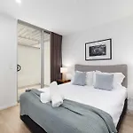 Chic City Escape 2Br Apt Near Convention Centre