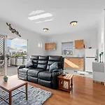 Park The Car & Explore Brisbane By Custom Bnb Hosting