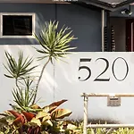 Kangaroo Point Stay - Being Everywhere At Once! Spacious 3 Bedroom Apartment, Central Location! Free Carpark