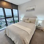 Free Car Park, Infinity Pool, City View, Spa-Sauna