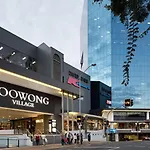 West Hub. Private Infrared Sauna Near City & Much More! New Purpose Built Loft Style!