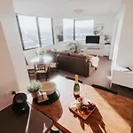 Riverview One-Bedroom Apartment Brisbane Cbd