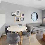 Charming Hamilton Retreat