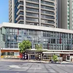 Cloud 17 Retreat - Meriton Soleil Private Apt 1B