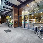 Urban Luxe Retreat - South Brisbane Boutique Apt W Free Carpark