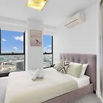Cloud 56 Luxury Stay Level 56 With Free Onsite Parking