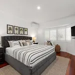 The Duchess - Stunning Hamptons Oasis With Pool | Winter Escape | Longer & Save | 1 June - 31 August Holiday home