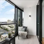 Apartment Magical Sunset Sky-view Location In Brisbane, Experience Ever *