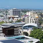 1Bed 1Bath With Story Bridge And River Views, Parking, And Private Balcony M7