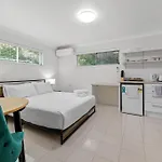 Cozy Studio Near Gabba W Ac, Free Laundry & Q Bed