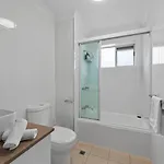 Apartment Lovely 3brm Near Gabba With Free Parking & Wifi *