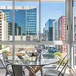 Chic & Modern 2Br Apt With Rooftop Pool & Parking