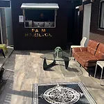 Palm Backpackers Hostel *