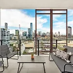 Apartment King Bed, Car Park And Gorgeous & River Views *
