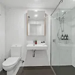 King Bed, Car Park And Gorgeous & River Views Apartment Brisbane