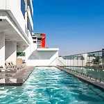 Apartment Mountain Views, King Bed, Pool, Gym & Car Park Brisbane