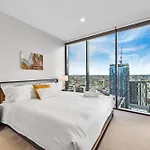 Mountain & Sunset Views With King Bed, Pool, Gym Brisbane