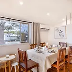 Family Friendly Cozy 3Br House At Annerley
