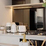 Queens Wharf Gem Stylish 1br In Bnesnew Landmark Apartment