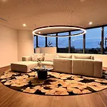Cbd Queen Wharf Apartment With Views Pool And Gym