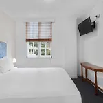 Rothbury Hotel