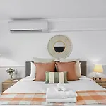 Stylish Studio With Pool - 200M From Main Hub