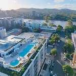 Riverside 2Br Apt With Amazing Rooftop Pool & Parking