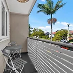 Spacious 3Br - Walk To Racecourse Rd And Portside!