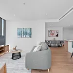 Modern 2Br With Stunning Views, Infinity Pool & Gym