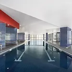 Stunning Sky With Endless Views, Pool & Parking Brisbane