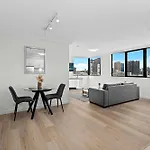 Cbd Apt Near Stadium With City & River Views!