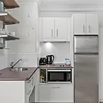 Cbd Apt Near Stadium With City & River Views!