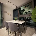 61F Skyline Retreat City River Botanicgarden View