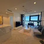 61F Skyline Retreat City River Botanicgarden View