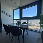 61F Skyline Retreat City River Botanicgarden View