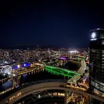 The Queens Perch - Lv 42 Luxury Riverview Apartment On The Star Casino Bne